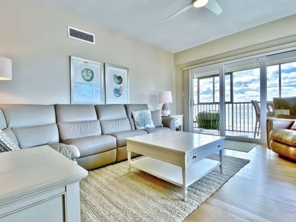 Beachfront Vacation Condo in Madeira Beach with Gulf Views