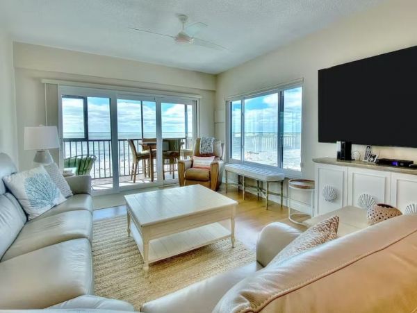 Beachfront Vacation Condo in Madeira Beach with Gulf Views