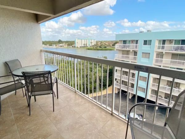 Indian Shores Fifity Steps to the Beach and Gulf Waters Two Bedroom Condo