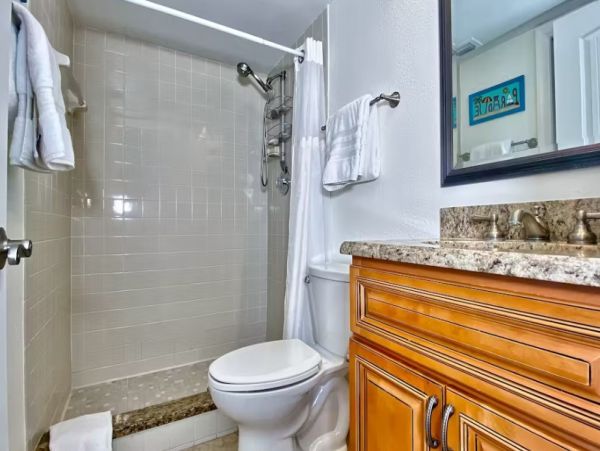 Indian Shores Fifity Steps to the Beach and Gulf Waters Two Bedroom Condo