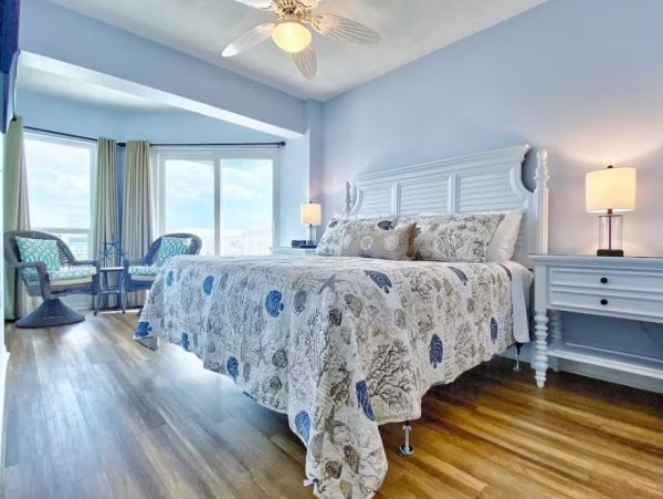 Indian Shores Fifity Steps to the Beach and Gulf Waters Two Bedroom Condo