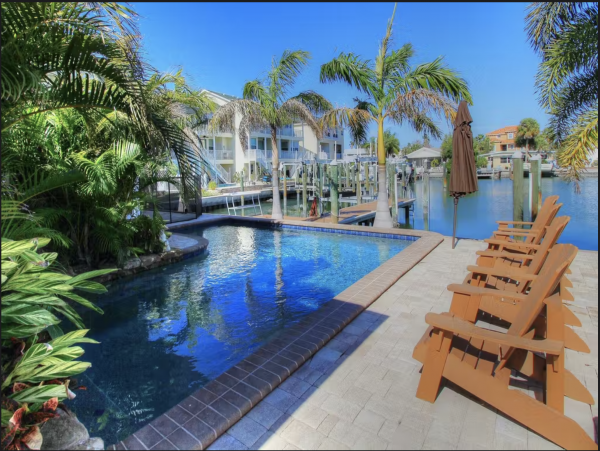 Indian Rocks Relaxing Waterfront Home with Dock