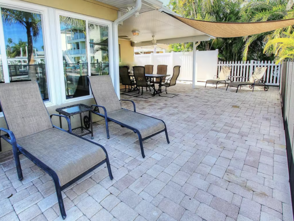 Indian Rocks Relaxing Waterfront Home with Dock
