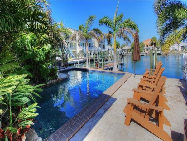 Indian Rocks Relaxing Waterfront Home with Dock