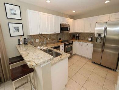 Lovely Vacation Home in Naples Sleeps Six