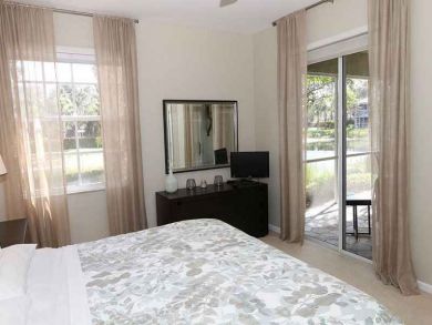 Lovely Vacation Home in Naples Sleeps Six