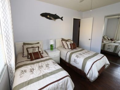 Holmes Beach Two Bedroom Vacation Rental Condo Sleeps 4