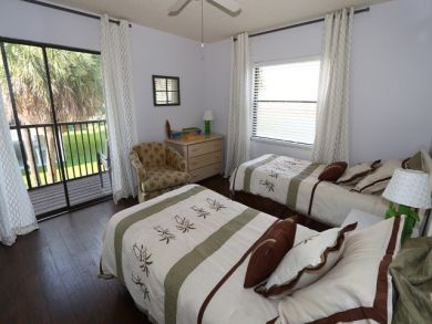 Holmes Beach Two Bedroom Vacation Rental Condo Sleeps 4