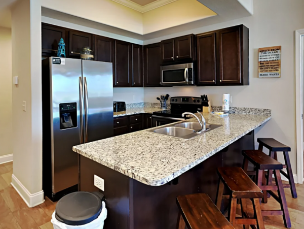Two Bedroom Vacation Condo Sleeps 6 Short Walk to Beach