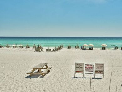 Destin Luxury Vacation Condo Sleeps Eight Guests