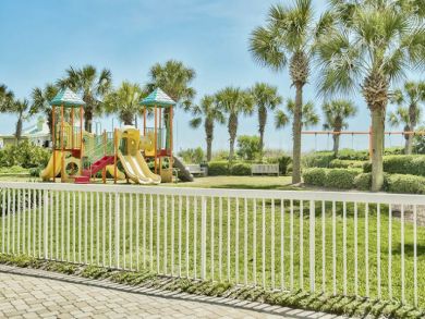 Destin Luxury Vacation Condo Sleeps Eight Guests
