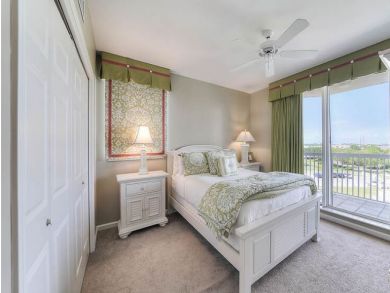 Destin Luxury Vacation Condo Sleeps Eight Guests