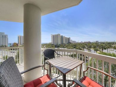 Destin Luxury Vacation Condo Sleeps Eight Guests