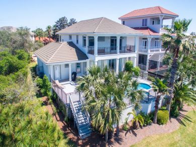 Luxury Home Overlooking Lake Destiny 5 Min Walk to Beaches