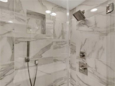 Bathroom - Walk in shower