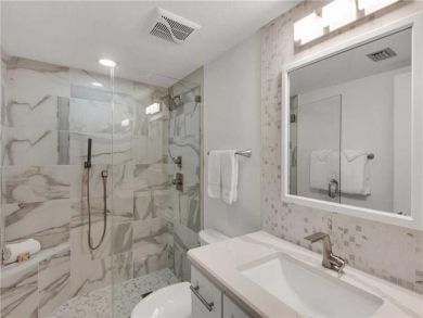 Bathroom - Walk in shower