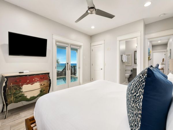 Eight Bedroom For Rent  on the Beach One of Miramar Best