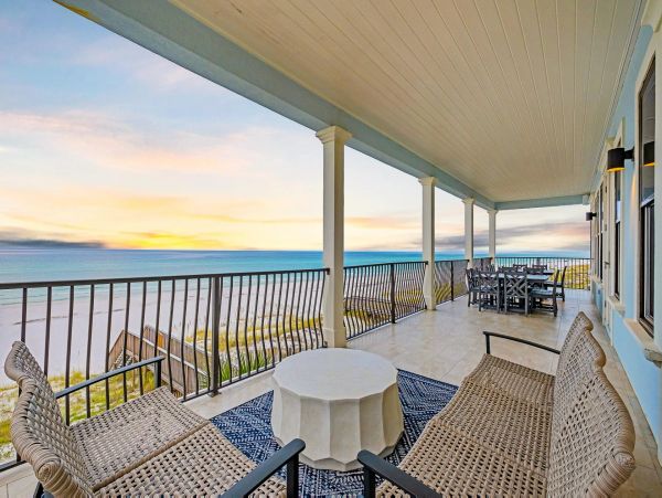 Eight Bedroom For Rent  on the Beach One of Miramar Best
