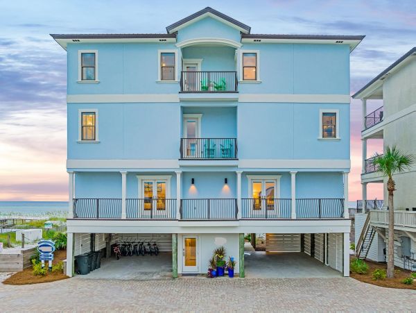 Eight Bedroom For Rent  on the Beach One of Miramar Best