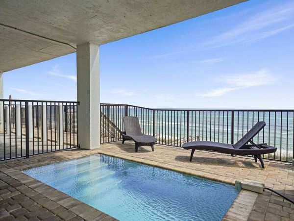 Fantastic Destin Beachfront 7 Bedroom House with Great Views