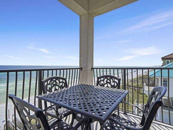 Fantastic Destin Beachfront 7 Bedroom House with Great Views