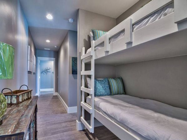 Fantastic Destin Beachfront 7 Bedroom House with Great Views