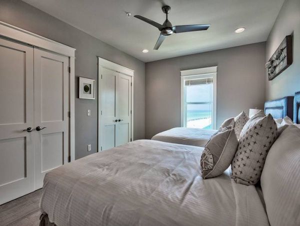 Fantastic Destin Beachfront 7 Bedroom House with Great Views