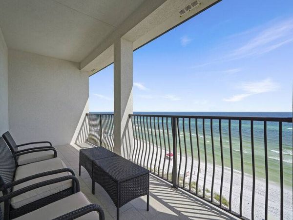 Fantastic Destin Beachfront 7 Bedroom House with Great Views