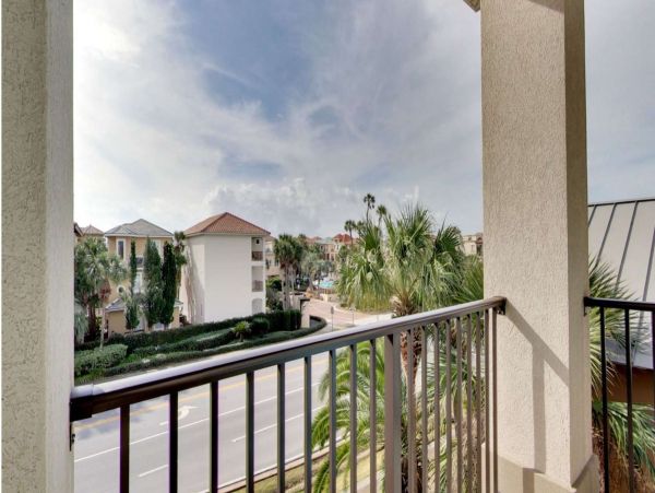 The Ultimate Six Bedroom Luxury Pool Residence in Destiny East