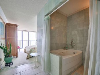 Amazing Ocean Views from your 7th floor Pacific Beach Condo