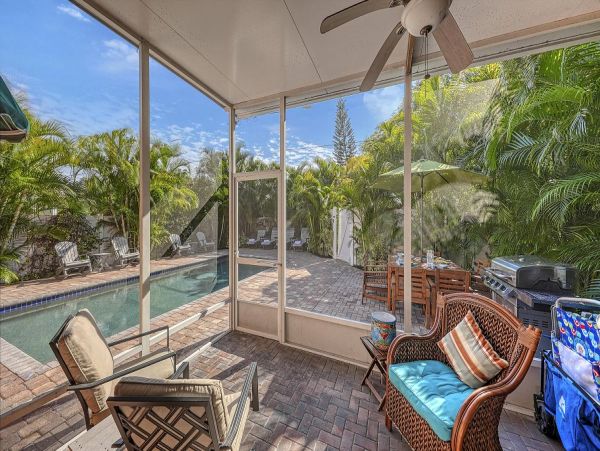 Sarasota Three Bedroom Duplex with Private Pool