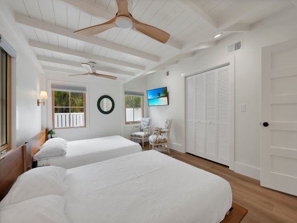 North End Anna Maria Rental Home 5 Bedrooms & Private Pool