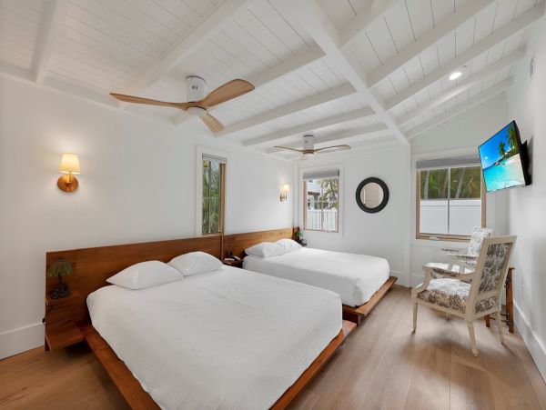 North End Anna Maria Rental Home 5 Bedrooms & Private Pool