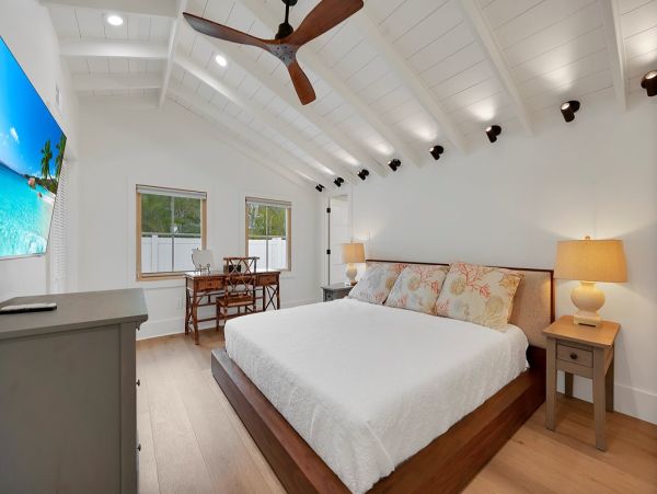 North End Anna Maria Rental Home 5 Bedrooms & Private Pool