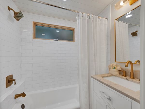 North End Anna Maria Rental Home 5 Bedrooms & Private Pool