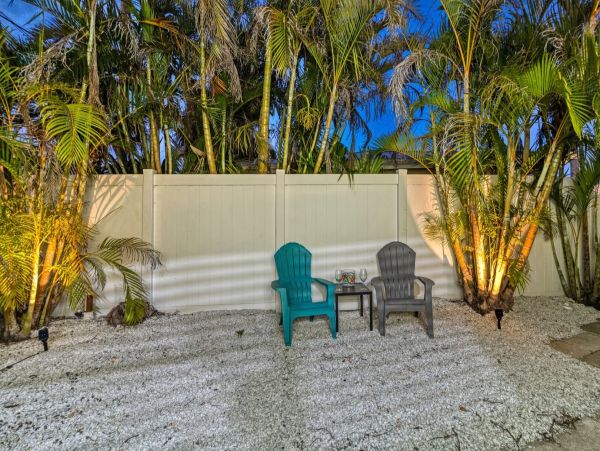 Luxury Siesta Key Vacation Rental - Walk to Beach & Pool Access