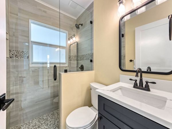 Luxury Siesta Key Vacation Rental - Walk to Beach & Pool Access