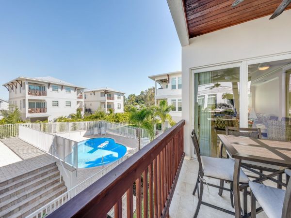 Siesta Key Four Bedroom luxury Rental Sleeps 12