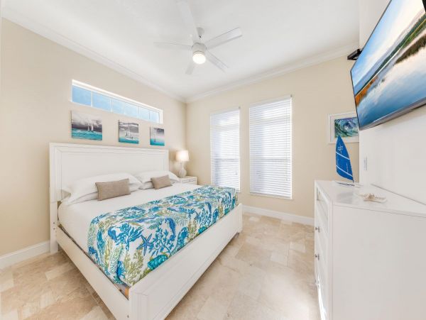 Siesta Key Four Bedroom luxury Rental Sleeps 12