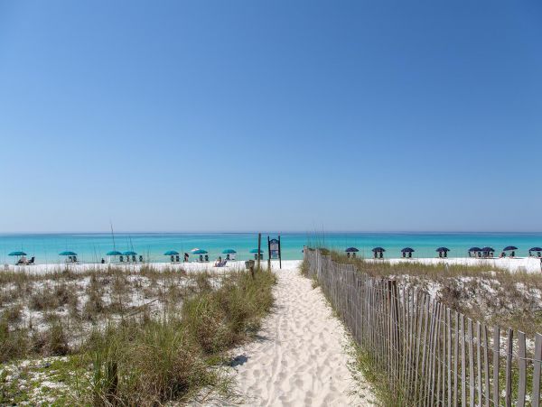 Destin Vacation Rental - 3 Bedrooms Plus Loft - Sleeps 14