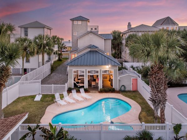 Destin Vacation Rental - 3 Bedrooms Plus Loft - Sleeps 14