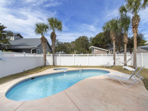 Destin Vacation Rental - 3 Bedrooms Plus Loft - Sleeps 14