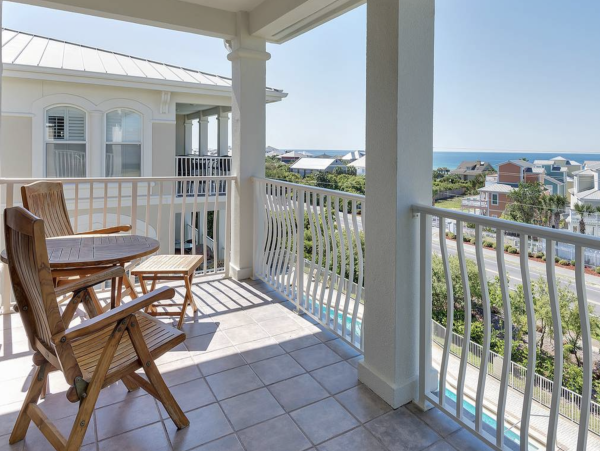 Fantastic Fourth Floor Villa Stroll To Beach