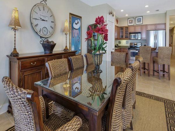 Fantastic Fourth Floor Villa Stroll To Beach