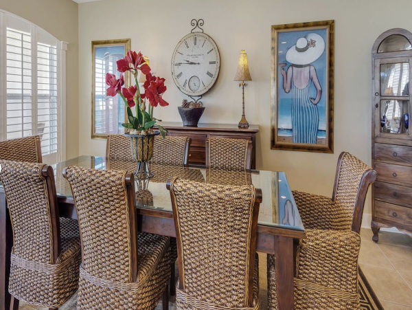 Fantastic Fourth Floor Villa Stroll To Beach
