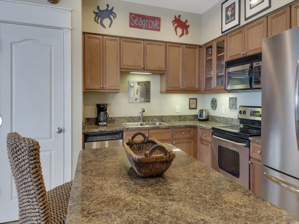 Fantastic Fourth Floor Villa Stroll To Beach