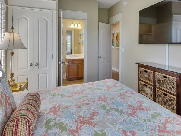 Fantastic Fourth Floor Villa Stroll To Beach