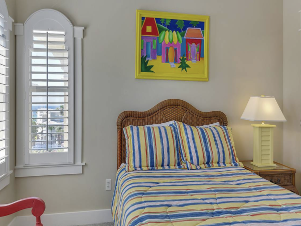 Fantastic Fourth Floor Villa Stroll To Beach