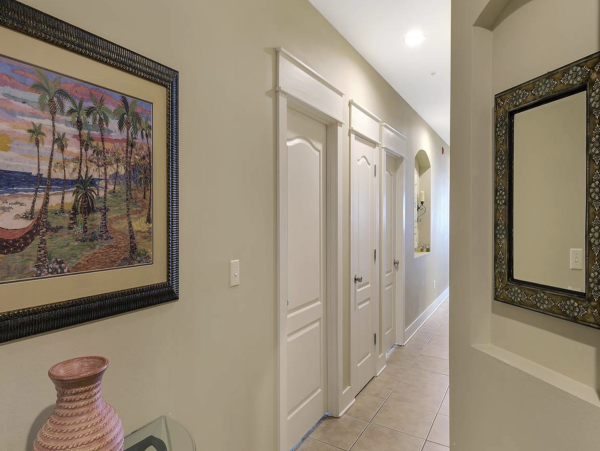 Fantastic Fourth Floor Villa Stroll To Beach