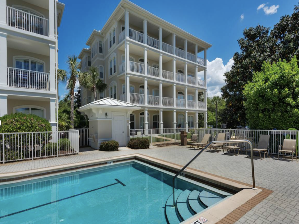 Fantastic Fourth Floor Villa Stroll To Beach